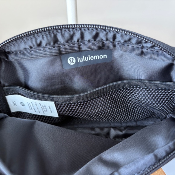 Lululemon Mini Belt Bag - Picture 8 of 8